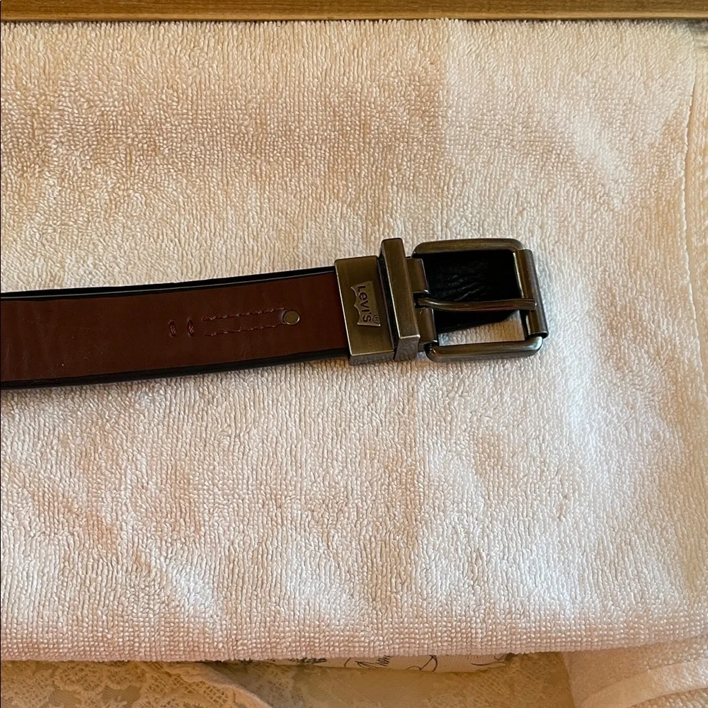 Levi's Dark Brown Belt Metallic Buckle , reversible from Black to Brown